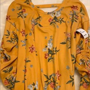 Como Vintage Tops - Yellow Knit Flower Print Top. NWT Como Vintage Tops - Yellow Knit Flower Print Top. NWT